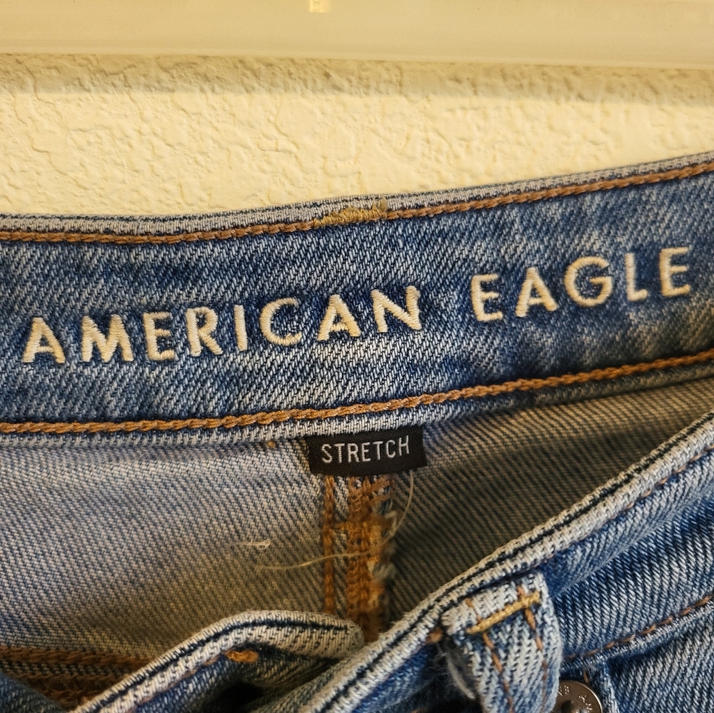 American Eagle Outfitters Women's Stretch Distressed Blue Jeans. Size 00 - Picture 4 of 15